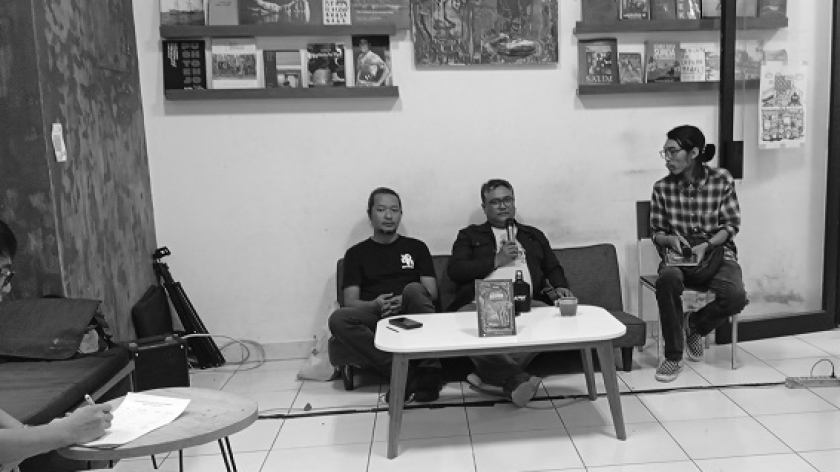 Diskusi Bincang Buku Kado Untuk Bandung Taman Menjadi Kebun Binatang di Kedai Jante, Jalan Garut, Minggu, 28 Desember 2025. (Foto: Muhammad Akmal Firmansyah/BandungBergerak)