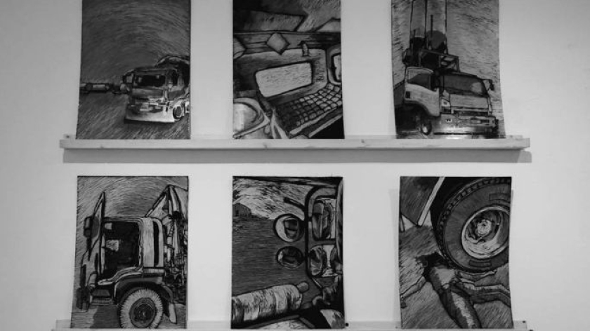 Deretan Karya Seni Beni Hidayat di Pameran Seni Susur/Langkah, Griya Seni Popo Iskandar,Bandung 15 Januari 2026. (Foto: Muhammad Andika Putra Nugraha/BandungBergerak)