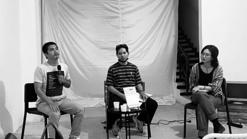 Diskusi sekaligus peluncuran buku Naar De Republiek Indonesia Edisi Kritis 100 Tahun karya Zen RS di Toko Buku Pelagia, Minggu malam, 31 Januari 2026. (Foto: Pascal Fadhlan Mahardika/BandungBergerak)