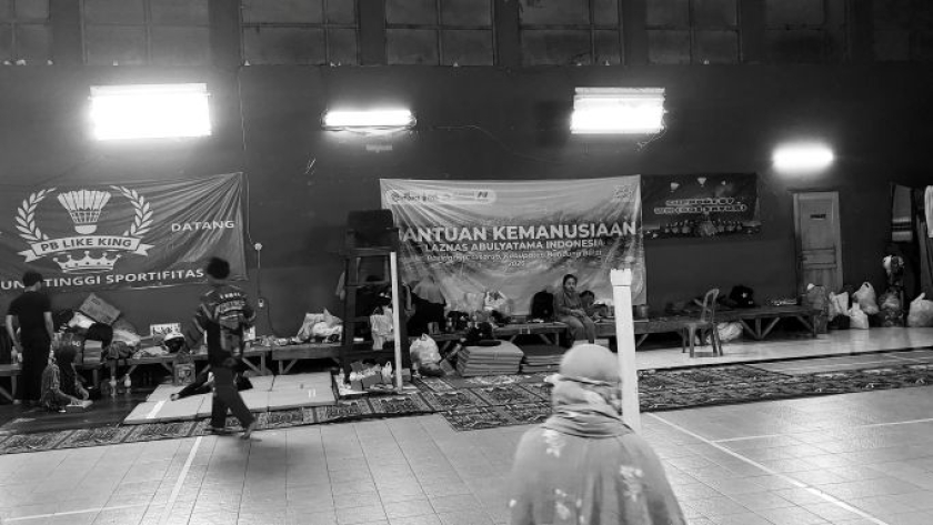 Lokasi pengungsi korban bencana longsor di Desa Pasirlangu, Cisarua, Kabupaten Bandung Barat, Kamis, 5 Februari 2026. (Foto: Awla Rajul/BandungBergerak)