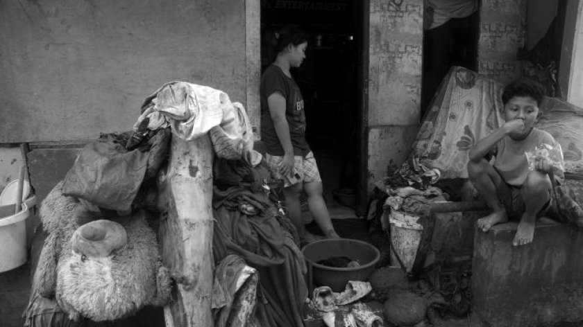 Banjir di Kampung Bojong Keusik, Desa Bojong, Kecamatan Majalaya, Kabupaten Bandung, Kamis dini hari, 12 Februari 2026. (Foto: Prima Mulia/BandungBergerak) 