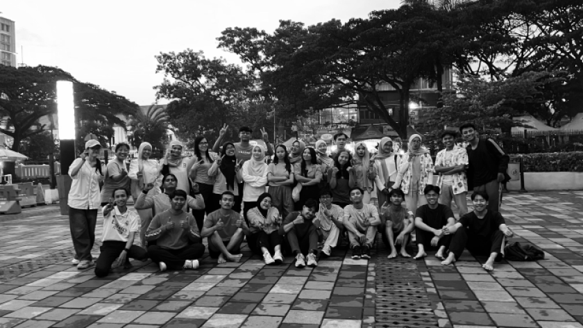 Komunitas Bermain Bandung di Taman Monju, 14 Februarj 2026. (Foto: Alysha Ramaniya Wardhana/BandungBergerak)