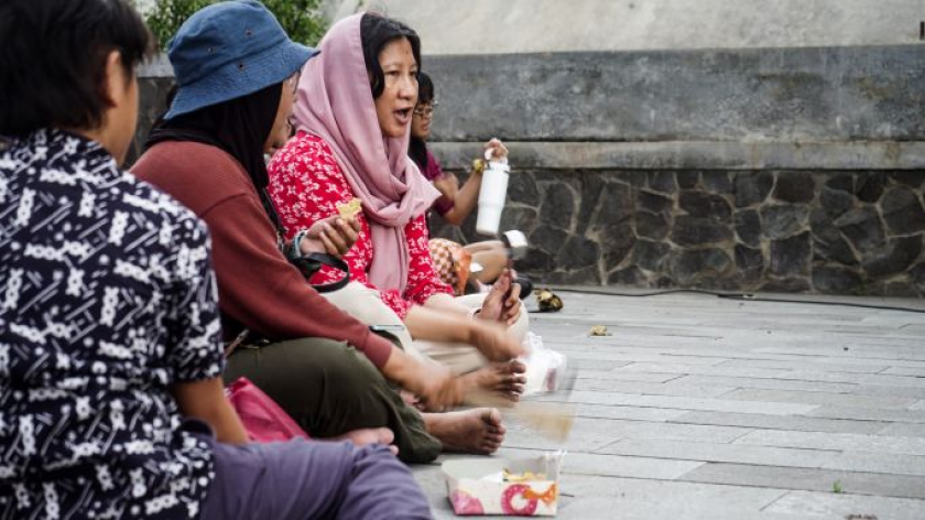 Unjuk rasa Karaoke WNI Mumet di Bundaran UGM, Yogyakarta, Jumat, 13 Februari 2026. (Foto: Virliya Putricantika/BandungBergerak)