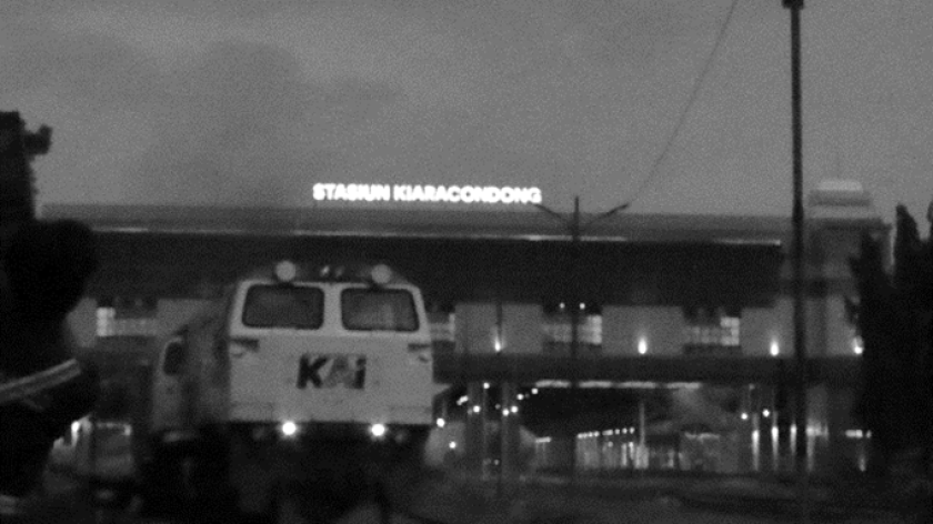 Skybridge Stasiun Kiaracondong. (Foto: Fauziansyah Hartadi)