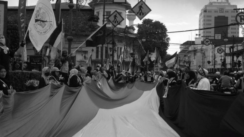Peringatan KAA ke-71 di Bandung diwarnai aksi solidaritas untuk Palestina, Lebanon, dan Iran, Sabtu, 18 April 2026. (Foto: Prima Mulia/BandungBergerak)