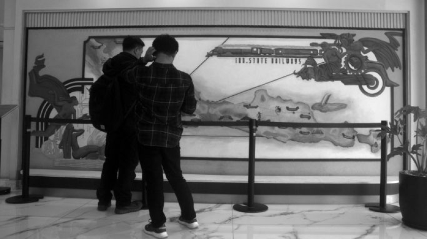 Reslief Ind.State Railways di Hotel Savoy Homann, Bandung, April 2026. (Foto: Prima Mulia/BandungBergerak)
