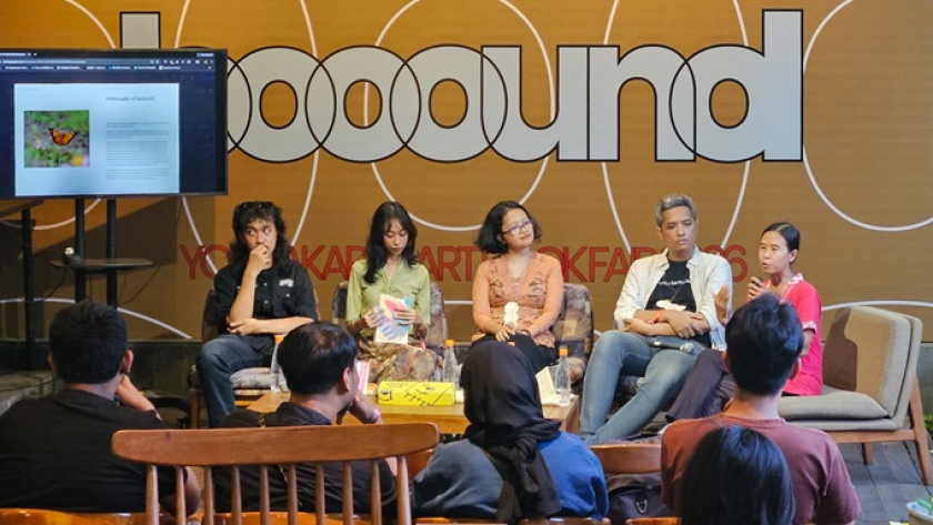 Diskusi The Butterfly Encounters di YKART Book Fair 2026. (Foto: Virliya Putricantika/BandungBergerak)