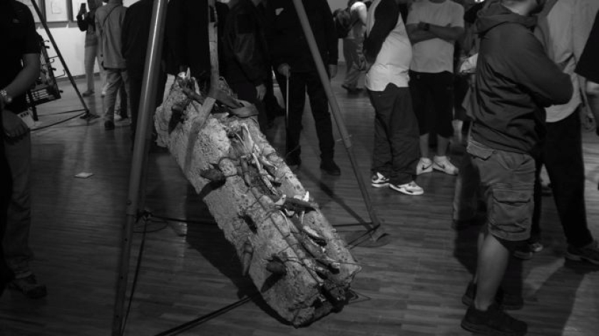 Pameran tunggal Harry Suliztiarto Berpihak Pada Luka di Galeri Soemardja ITB, Bandung, 13 Mei 2026. (Foto: Prima Mulia/BandungBergerak)