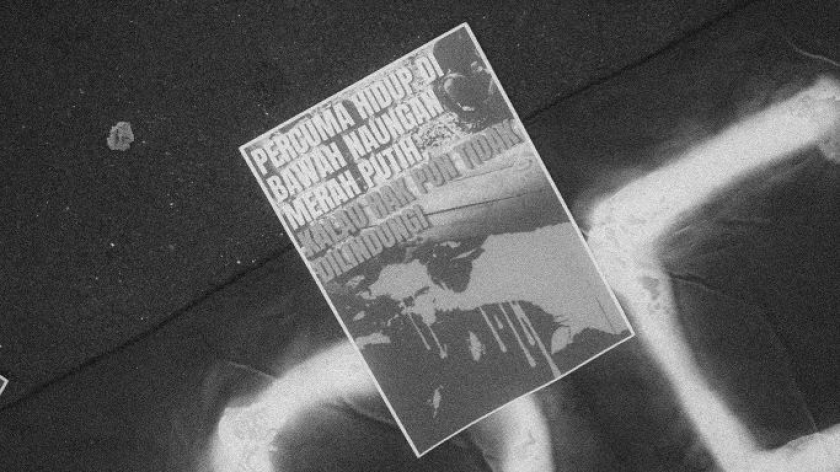 Poster yang diusung demonstran di depan Gedung DPRD Jawa Barat, Bandung, Kamis, 11 Juni 2026. (Foto: Virliya Putricantika/BandungBergerak)
