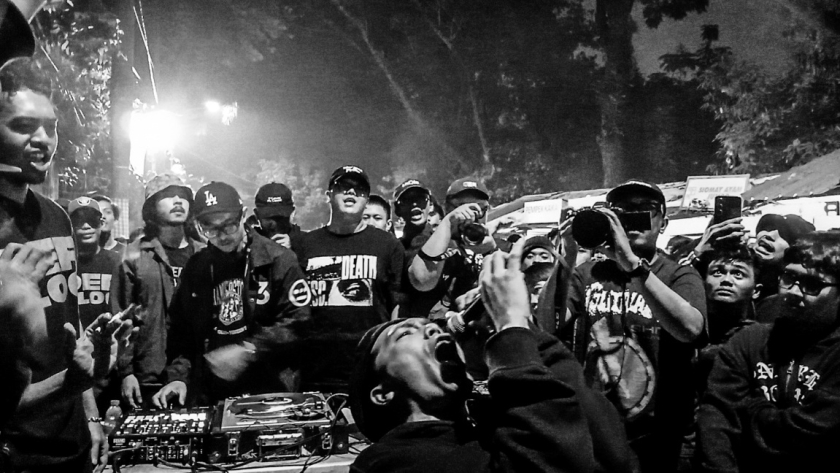 Penampilan Ken Amok. (Foto: Muhammad Akmal Firmansyah/BandungBergerak)