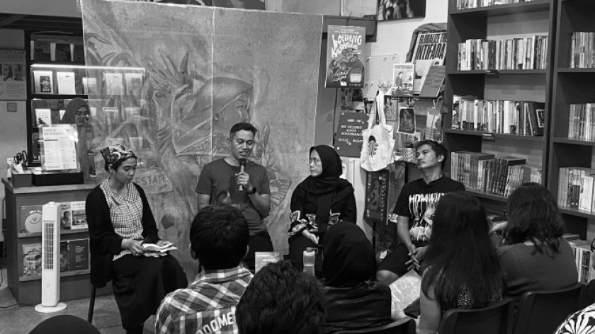 Diskusi buku Tersungkur dan Tetap Melawan di Toko Buku Pelagia, Bandung, Sabtu, 20 Juni 2026. (Foto: Muhammad Jadid/BandungBergerak)