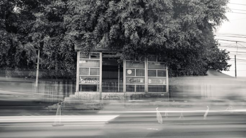 Halte terbengkalai di Cinunuk, Bandung, Juni 2026. (Foto: Femmi Trimartsyah/Unpad)
