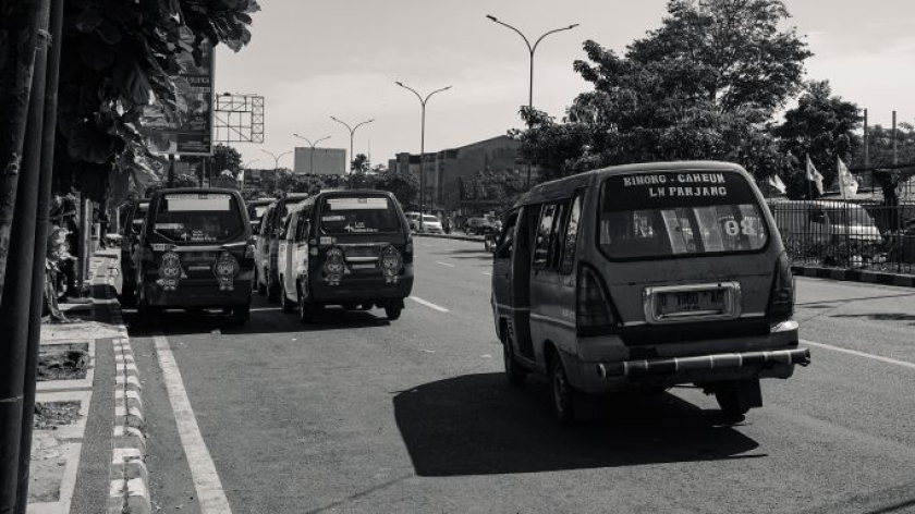 Angkot Bandung. (Foto: Muhammad Fauzi Syakir/Unpad)