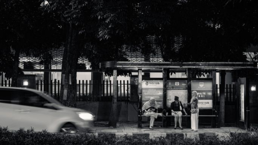 Halte bus di Bandung. (Foto: Muhammad Fauzi Syakir/Unpad)