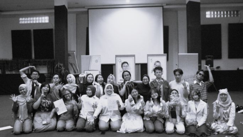 Peserta permainan merawat keberagaman di Aula Muthahhari, Bandung, Sabtu, 25 Juli 2026. (Foto: Niken Donamor/BandungBergerak)
