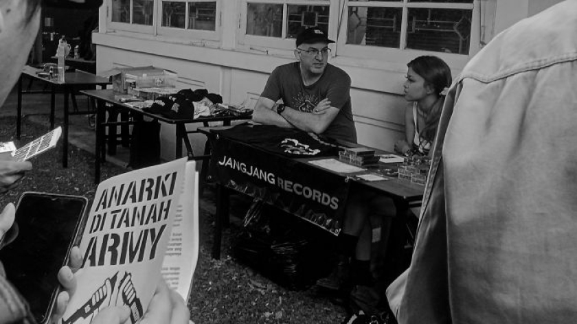 Record Store Day di Grimloc Records, Bandung, Jumat, 31 Juli 2026. (Foto: Insan Radhiyan/BandungBergerak)