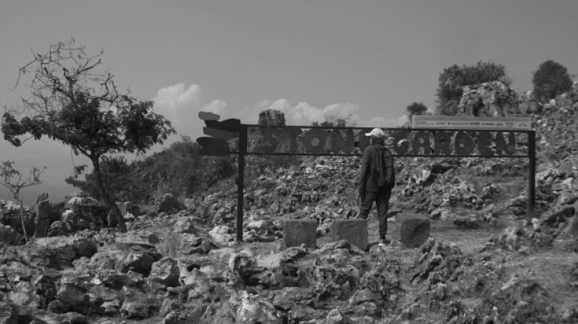 Stones Garden, bukit karst dilindungi, Kabupaten Bandung Barat, 30 Juli 2026. (Foto: Prima Mulia/BandungBergerak)