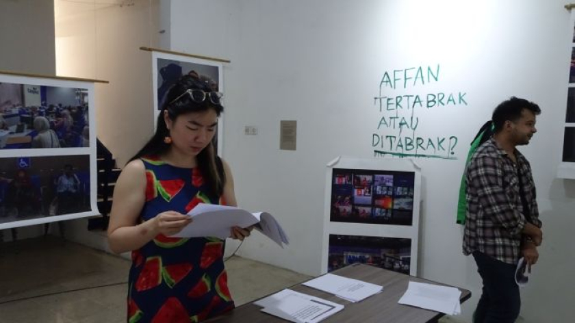 Pameran tentang dampak AI terhadap kelas pekerja di Rugos Space, Bandung, Sabtu, 8 Agustus 2026. (Foto: Retna Gemilang/BandungBergerak)