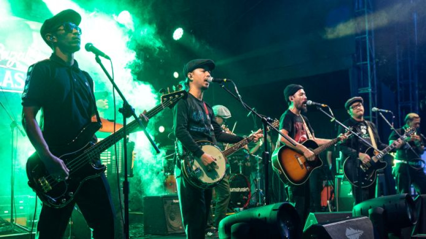 Konser Flower City Fest, Bandung, Minggu, 9 Agustus 2026. (Foto: Insan Radhiyan/BandungBergerak)
