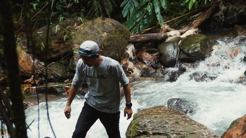 Aliran sungai Cibaliung dan jejak tambang emas. (Foto: Dokumentasi Rinaikelana&ndash;Saba Sualan 2)