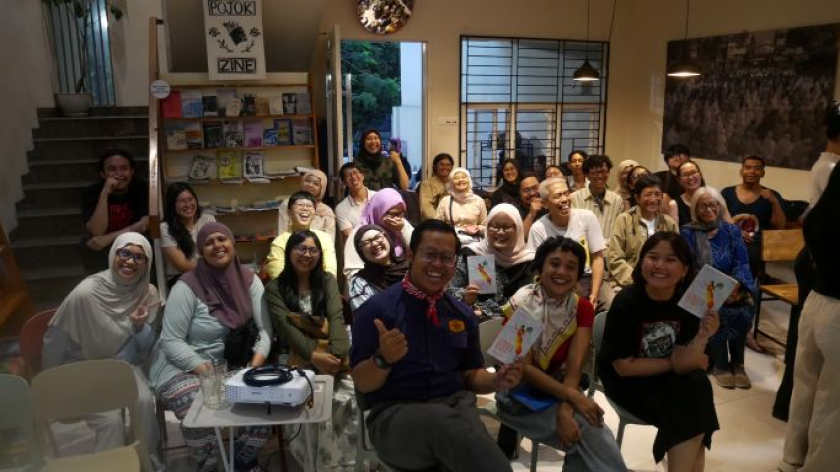 Diskusi Sabtu Sore tentang perempuan Sunda di Perpustakaan Bunga di Tembok, Bandung, Sabtu, 5 September 2026. (Foto: Fitri Amanda/BandungBergerak)