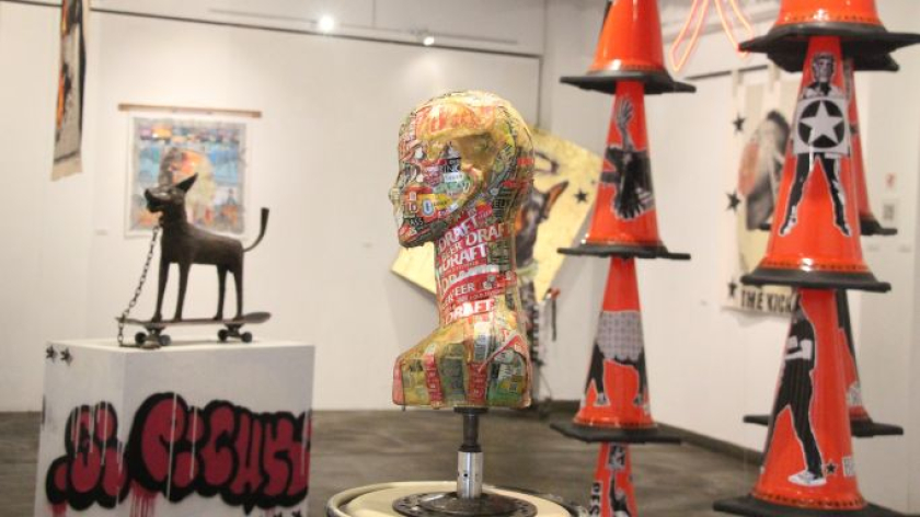 Karya di pameran Act Move (In Collaboration) di Galeri Orbital Dago, Bandung, Senin, 23 Agustus 2026. (Foto: Niken Donamor/BandungBergerak)