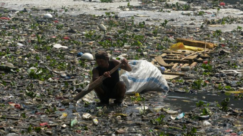 Panen sampah di Curug Jompong, Margaasih, Kabupaten Bandung, Sabtu, 5 Juli 2026.  (Foto: Prima Mulia/BandungBergerak)