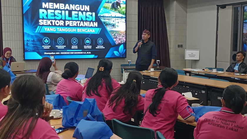 Kegiatan lokakarya Mitigasi Bencana Pedesaan Berbasisi Kelompok Perempuan di Gedung SAPPK, ITB, Bandung, Sabtu, 26 September 2026. (Foto: Retna Gemilang/BandungBergerak)