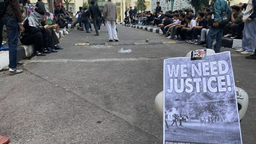 Aksi Kamisan di Kampus UIN SGD Bandung, memperingati Tragedi Kanjuruhan, Kamis, 1 Oktober 2026. (Foto: Yopi Muharam/BandungBergerak)