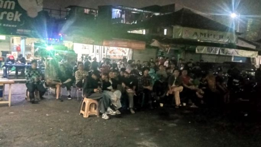 Aktivasi di Terminal Ledeng, Bandung, Oktober 2026. (Foto: Ardhzohal Roman Ario Bono/BandungBergerak)