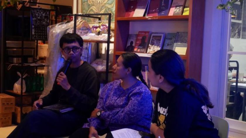 Diskusi Kota untuk Siapa? Membaca Ulang Penataan PKL dan Ruang Hidup di Bandung di Perpustakaan Bunga di Tembok, Sabtu, 17 Oktober 2026. (Foto: Fitri Amanda/BandungBergerak)