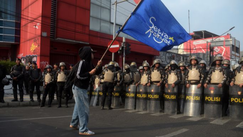 Aksi massa di Bandung memperingati dua tahun pemerintahan Prabowo-Gibran, Selasa, 20 Oktober 2026. (Foto: Prima Mulia/BandungBergerak)