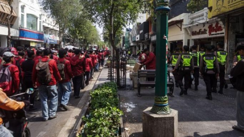 Aksi massa di Yogyakarta dalam momentum dua tahun pemerintahan Prabowo-Gibran, Selasa sore, 20 Oktober 2026. (Foto: Virliya Putricantika/BandungBergerak)