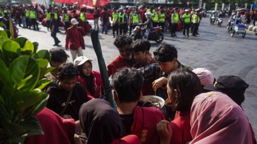 Aksi massa di Yogyakarta dalam momentum dua tahun pemerintahan Prabowo-Gibran, Selasa sore, 20 Oktober 2026. (Foto: Virliya Putricantika/BandungBergerak)