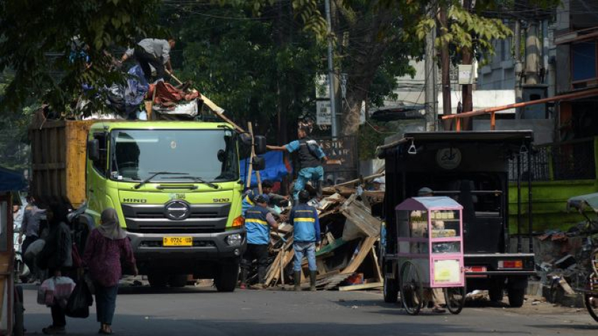 Penggusuran PKL Baranangsiang, Bandung, 13  Oktober 2026. (Foto: Prima Mulia/BandungBergerak)