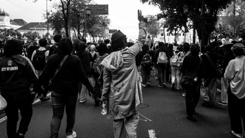 Aksi peringatan Sumpah Pemuda menuju 0 kilometer Yogyakarta, Rabu siang, 28 Oktober 2026. (Foto: Virliya Putri Cantika/BandungBergerak)