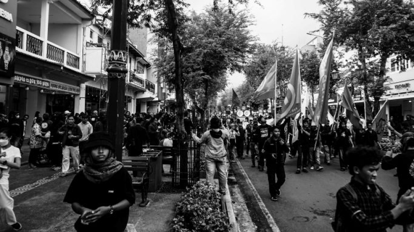 Masyarakat sipil di Jalan Marioboro, Yogyakarta, Rabu siang, 28 Oktober 2026. (Foto: Virliya Putri Cantika/BandungBergerak)