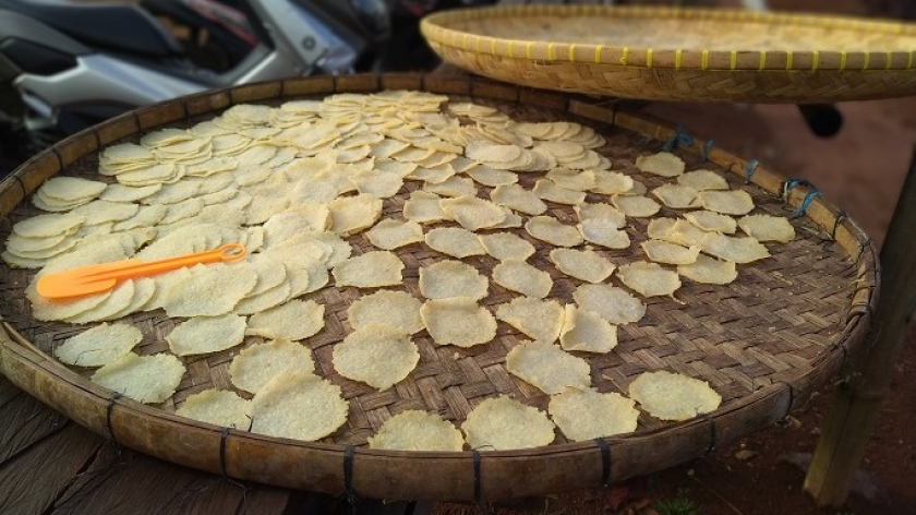 Kicimpring merupakan salah satu penganan tradisional hasil olahan singkong yang di tanam warga di kaki Gunung Pabeasan. Singkong di kawasan ini terkenal enak rasanya. (Foto: Gan Gan Jatnika)