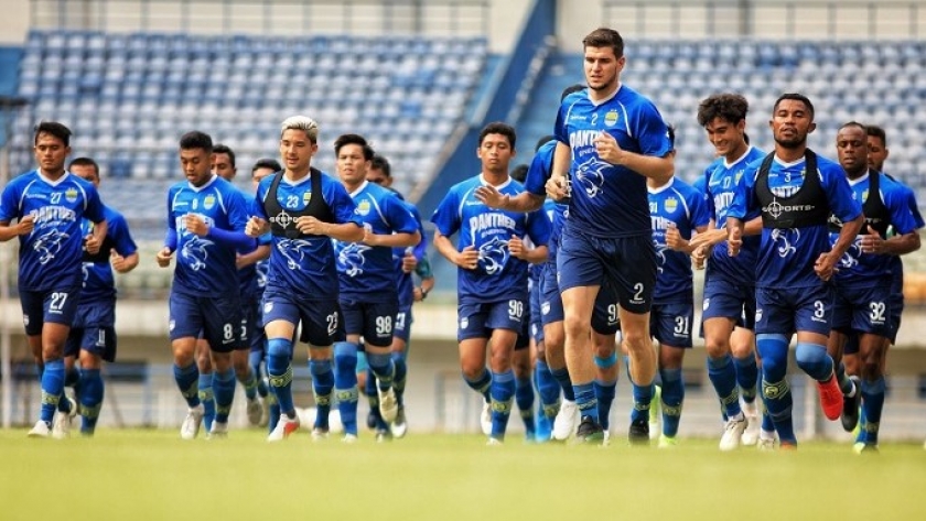 Para pemain Persib Bangdung menggelar latihan perdana di Stadion GBLA Gedebage, Rabu (22/1/2020) lalu. (Foto: Humas Kota Bandung)