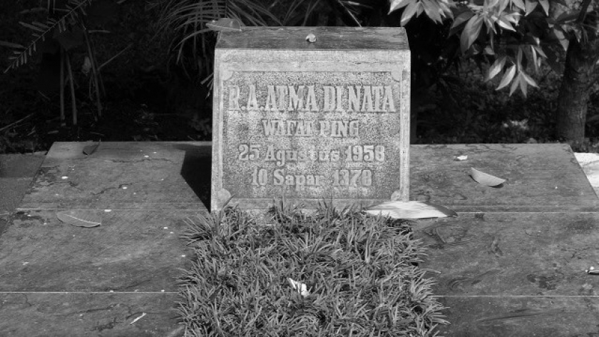Makam R. Ating Atma di Nata berada di kompleks makam keluarga besar R. H. Rachmat Adam (R. Nataatmadja) di daerah Bojongsoang, Kabupaten Bandung, Minggu (16/1/2022). 