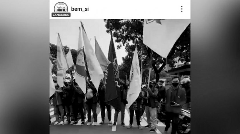 Siaran langsung Instagram BEM SI tentang demonstrasi Mahasiswa Bergerak di Jakarta, Senin (11/4/2022). (Tangkapan Layar Instagram BEM SI)*