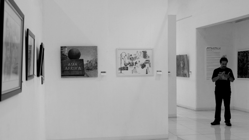 Pameran ARTsiafrica yang digelar oleh Institut Drawing Bandung di Galeri Pusat Kebudayaan (GPK), Bandung, 20 Agutus 2022 sampai dengan 30 Agustus 2022. (Foto: Reza Khoerul Iman/BandungBergerak.id) 