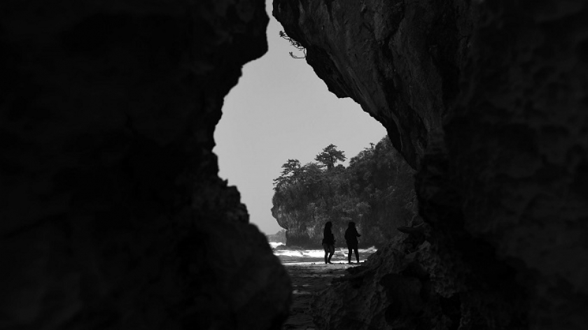 Pantai Karang Langit, Banten, Senin (4/7/2022). Salah satu kekayaan Indonesia adalah keberagaman pantainya. (Foto: Prima Mulia/BandungBergerak.id)