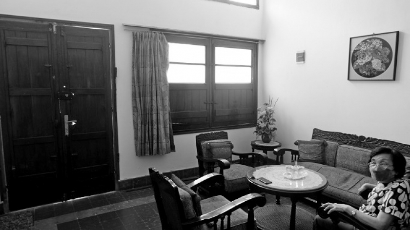 Rumah Pusparita Tedja di Jalan Saritem, Bandung, mendapatkan Anugerah Cagar Budaya Kota Bandung 2022 Kategori Pelindungan I (Rumah Tinggal), Senin (29/8/2022). (Foto: Reza Khoerul Iman/BandungBergerak.id)*