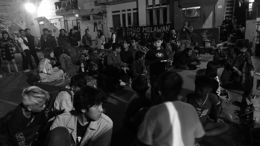  Suasana Festival Kampung Kota 3 yang diselenggarakan di depan Balai RW Dago Elos pada Minggu (2/7/2023). (Foto: Tofan Aditya/BandungBergerak.id)