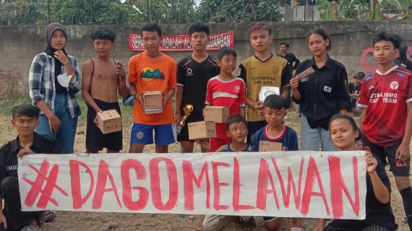 Solidaritas untuk Dago Elos dari para pemuda Sukamaju Kaler. (Foto: Yogi Esa Sukma Nugraha)