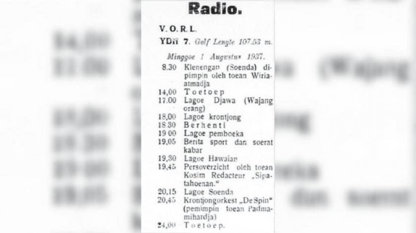 Acara tinjauan pers oleh Kosim, redaktur Sipatahoenan, di depan corong radio VORL pada Minggu, 1 Agustus 1937. (Sumber: Sipatahoenan, 31 Juli 1937)