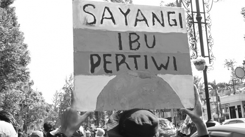 Koalisi Aksi Global Climate Strike Bandung 2023 berunjuk rasa di Taman Dago Cikapayang, Jumat, 15 September 2023. (Foto: Tofan Aditya/BandungBergerak.id)