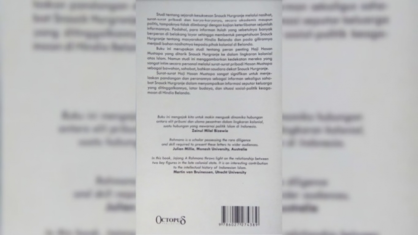 Sampul belakang buku Informan Sunda Masa Kolonial: Surat-Surat Haji Hasan Mustapa untuk Snouck Hurgronje dalam Kurun 1894-1923 karya Jajang A Rohmana terbitan Octopus (2023). (Foto: Ibn. Ghifarie)