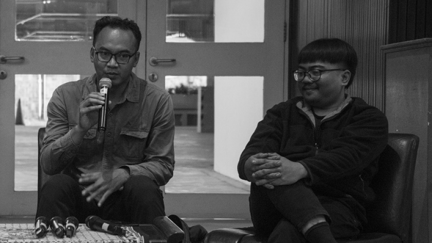 Bambang Arifianto (kiri) dan Rinaldi Fitra (kanan) dalam diskusi Tergusur Infrastruktur di Gedung Pascasarjana Unpar, Bandung, Kamis, 21 Desember 2023. (Foto: Virliya Putricantika/BandungBergerak.id)